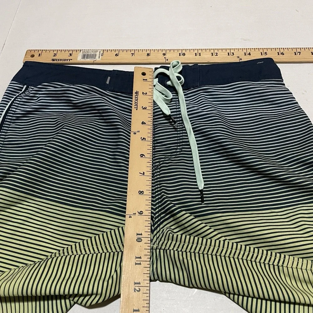 Quiksilver Highline Surfsilk Board Shorts Men's Size 29 X 9 Striped Swim